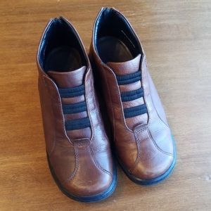 Dansko brown leather zip-back ankle booties